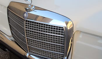 MERCEDES-BENZ 250 C – Strich 8 Coupé complet