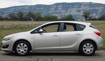 OPEL Astra 1.4i 16V Turbo Cosmo complet