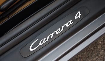 PORSCHE 911 Carrera 4 complet