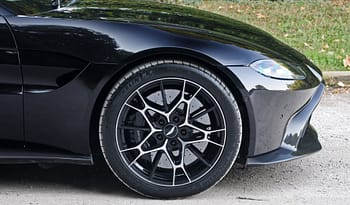 ASTON MARTIN V8 Vantage AMR 4.0 Coupé full