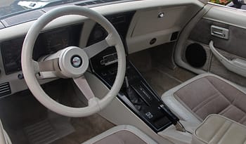 CHEVROLET Corvette C3 L-82 Targa full