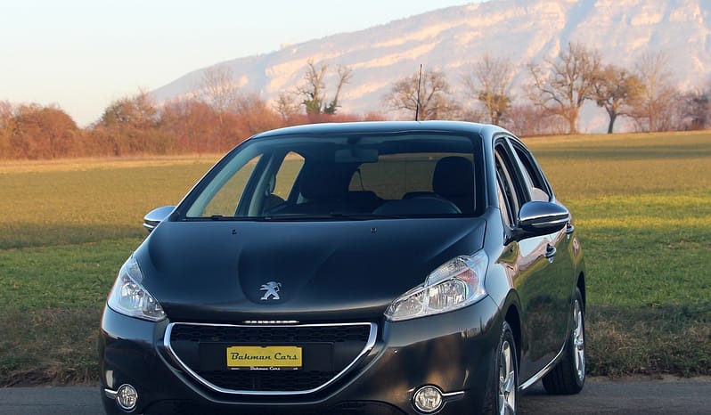 PEUGEOT 208 1.2 VTI Style complet