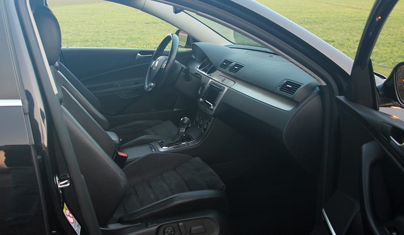 VW Passat Variant R36 4Motion full