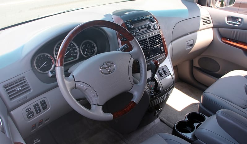 TOYOTA Sienna 3.3 XLE Limited AWD complet