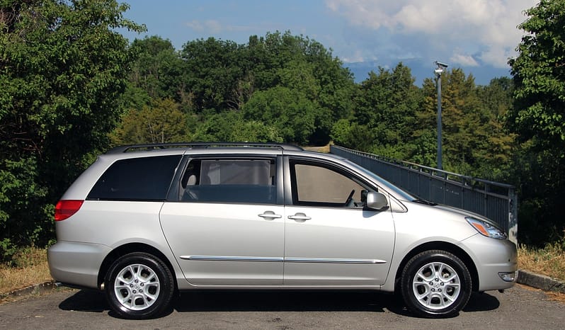 TOYOTA Sienna 3.3 XLE Limited AWD complet
