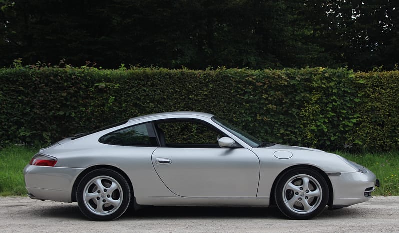 PORSCHE 911 Carrera complet