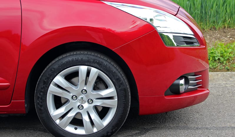 PEUGEOT 5008 1.6 16V T Sport Pack full