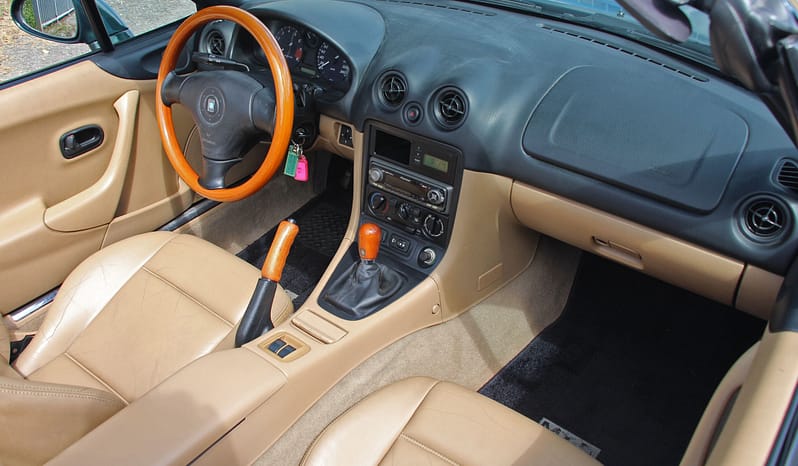 MAZDA MX-5 1.6i-16 B.Classic full