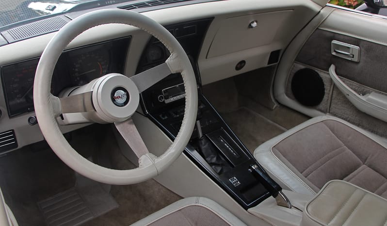 CHEVROLET Corvette C3 L-82 Targa full