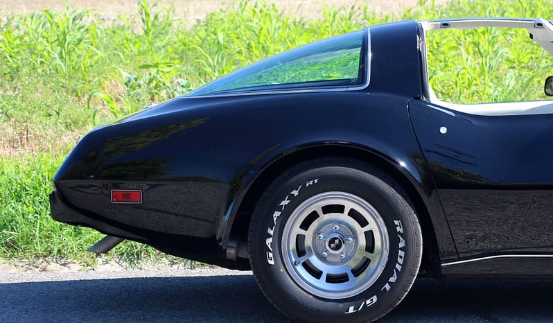 CHEVROLET Corvette C3 L-82 Targa full