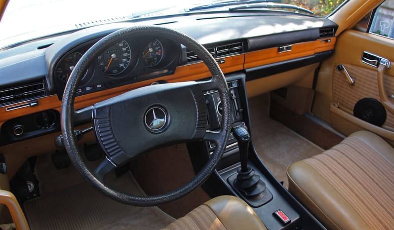 MERCEDES-BENZ 280 SE full