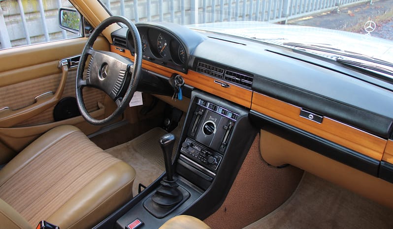 MERCEDES-BENZ 280 SE full