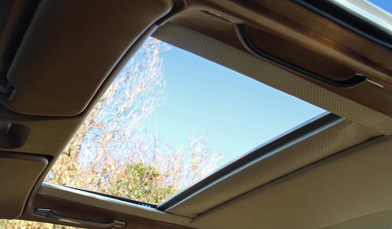 MERCEDES-BENZ 280 SE full