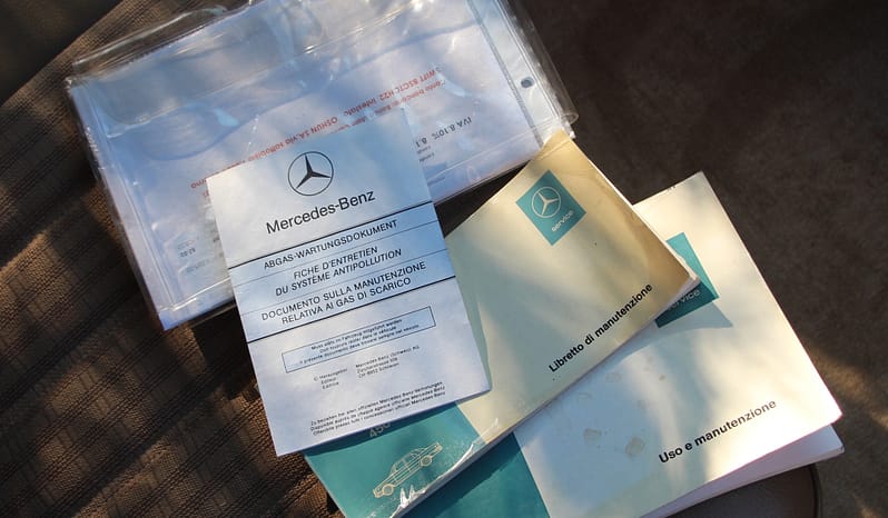 MERCEDES-BENZ 280 SE full