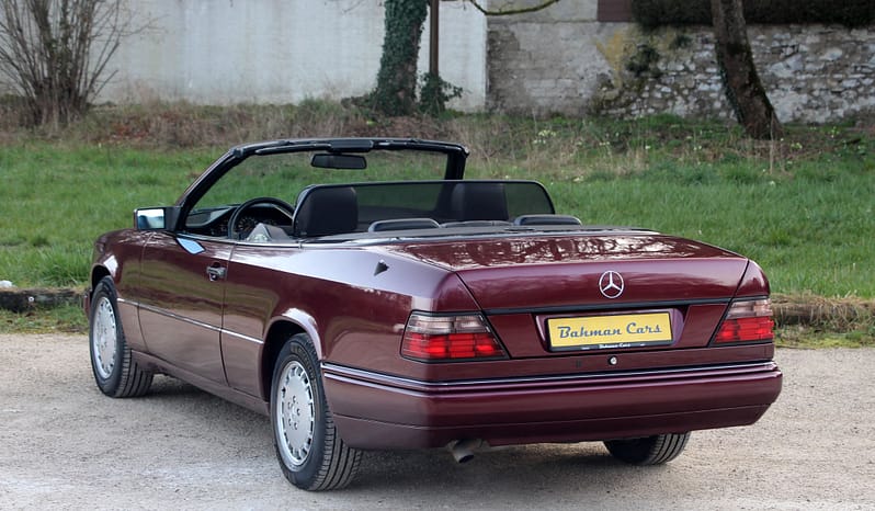 MERCEDES-BENZ E 220 Cabrio full