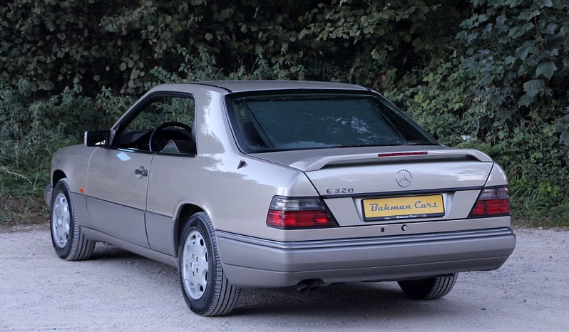 MERCEDES-BENZ E 320 full